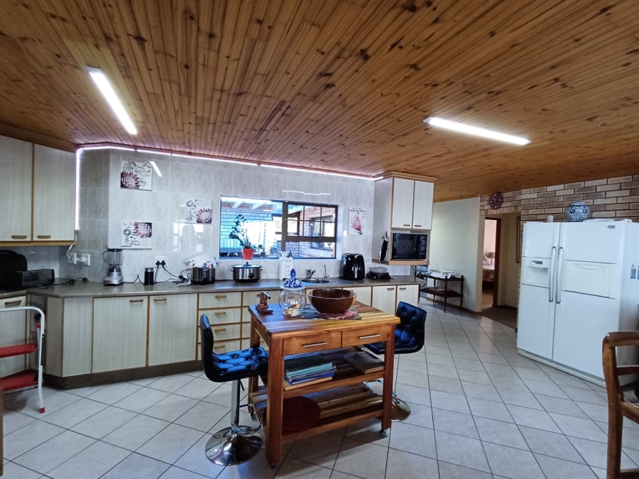 5 Bedroom Property for Sale in Dana Bay Western Cape